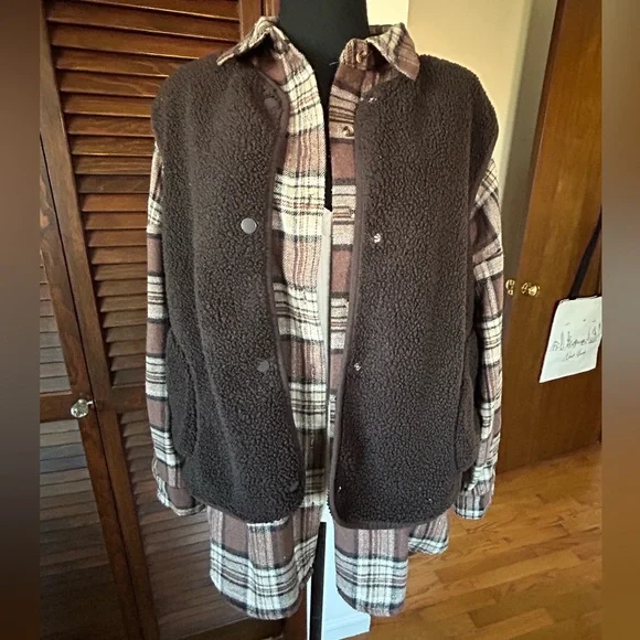 Ci Sono Brown Plaid Oversized Flannel Shirt - Picture 4 of 6